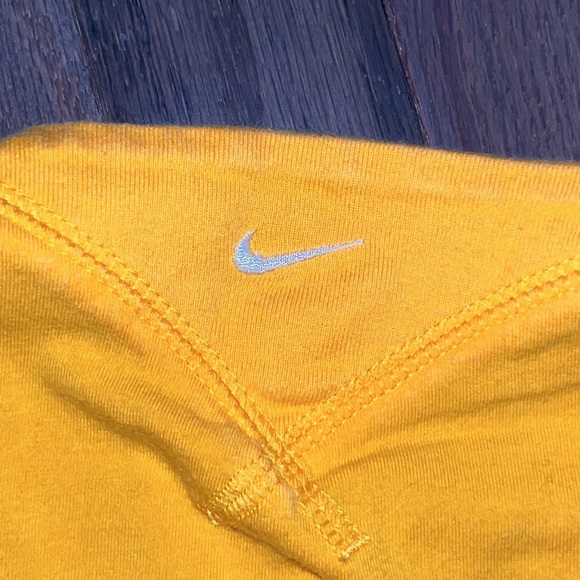 Vintage Gray Nike Tag Embroidered Swoosh Workout Tank Top - Picture 6 of 7